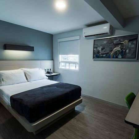 Hotel Lemon Green -Zona Expo Frente Al Centro De Convenciones กัวดาลาฮารา ภายนอก รูปภาพ