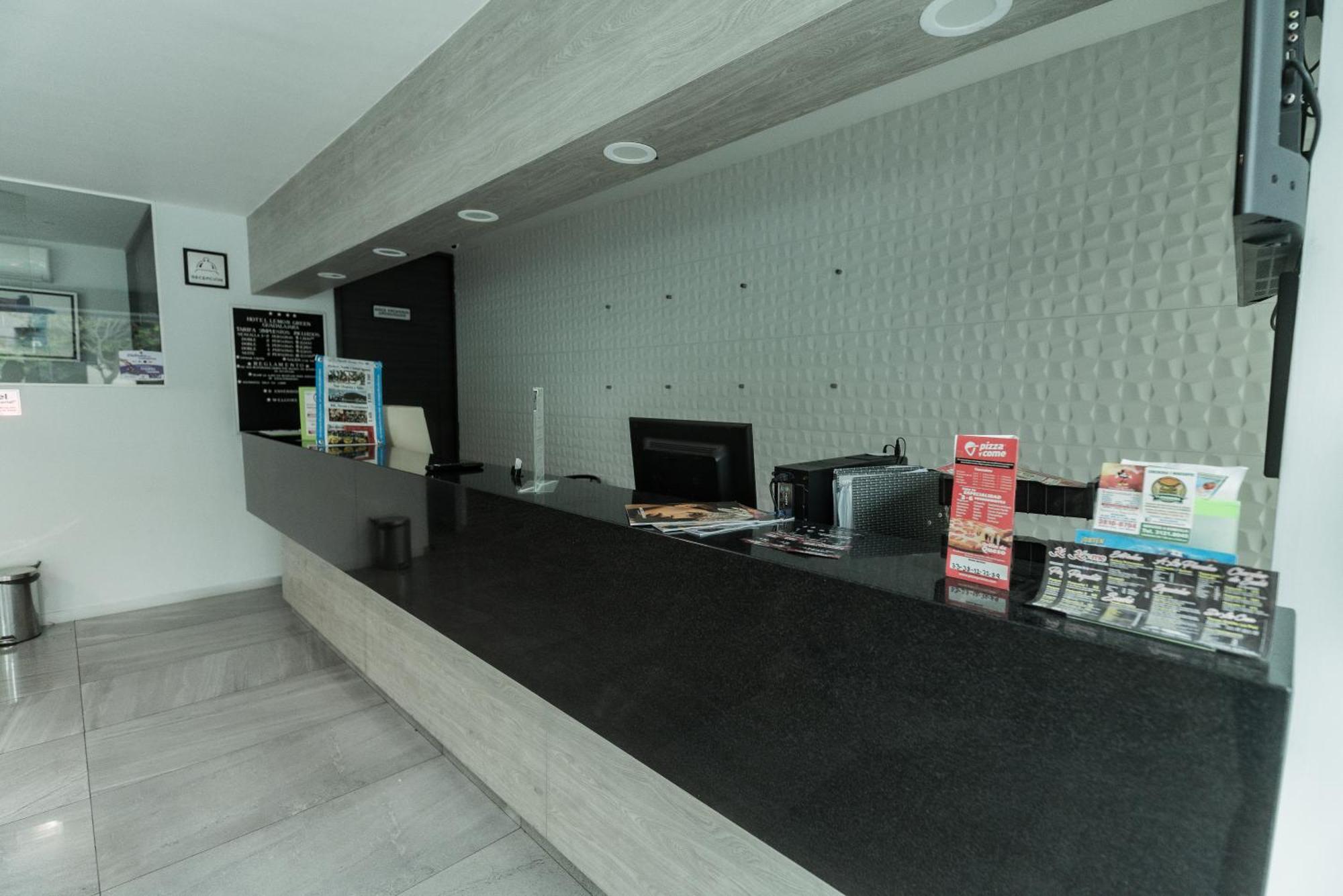 Hotel Lemon Green -Zona Expo Frente Al Centro De Convenciones กัวดาลาฮารา ภายนอก รูปภาพ