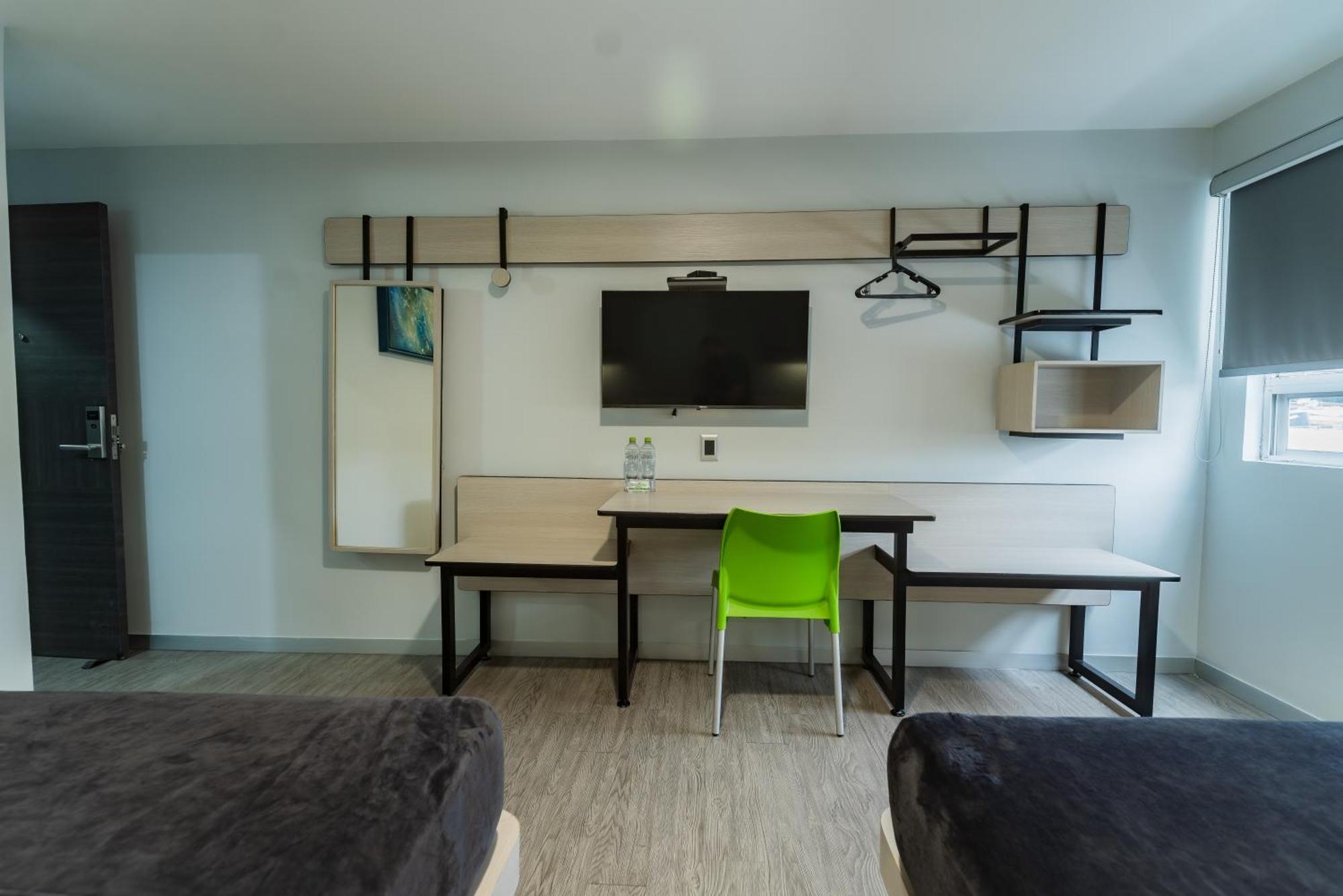 Hotel Lemon Green -Zona Expo Frente Al Centro De Convenciones กัวดาลาฮารา ภายนอก รูปภาพ