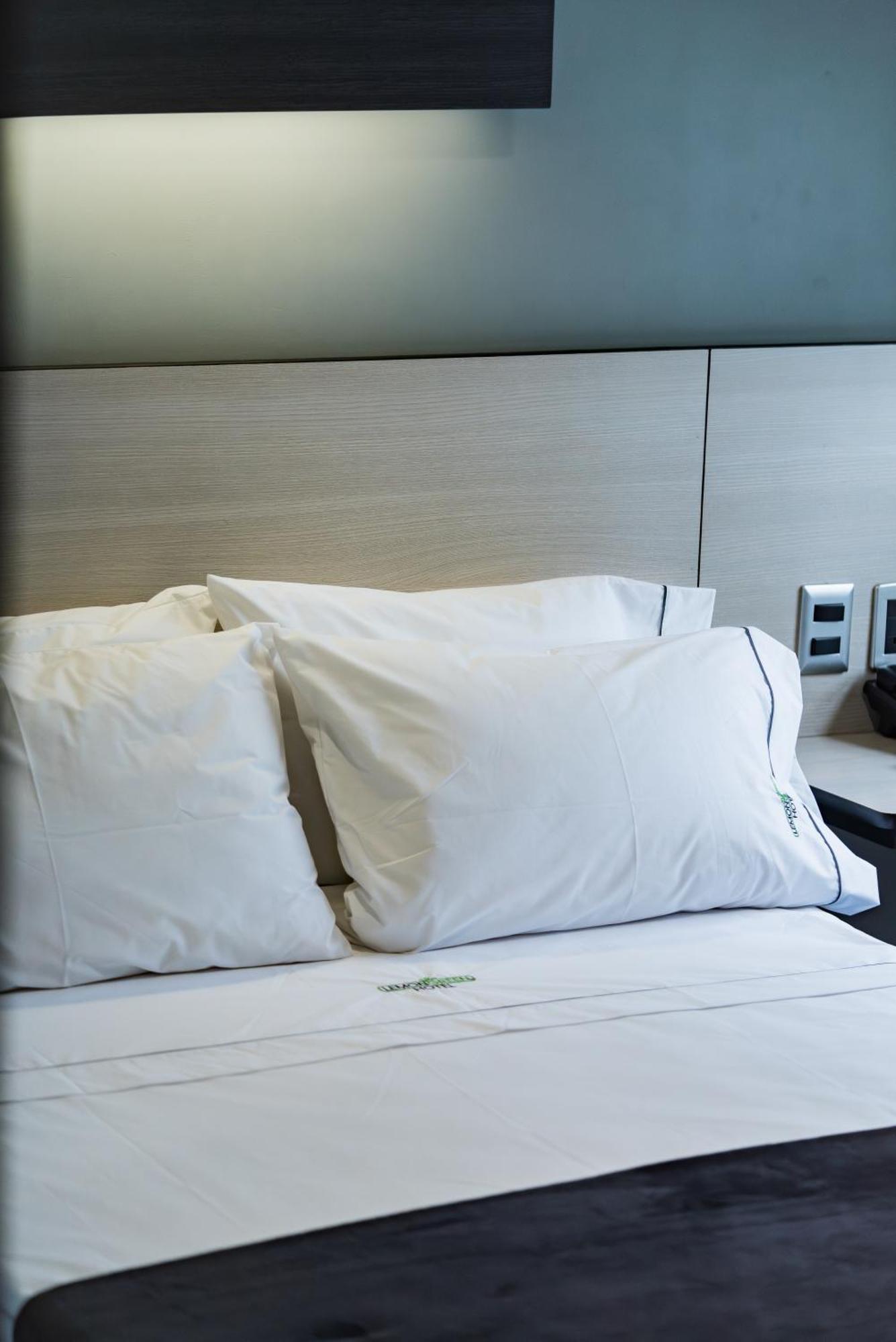 Hotel Lemon Green -Zona Expo Frente Al Centro De Convenciones กัวดาลาฮารา ภายนอก รูปภาพ
