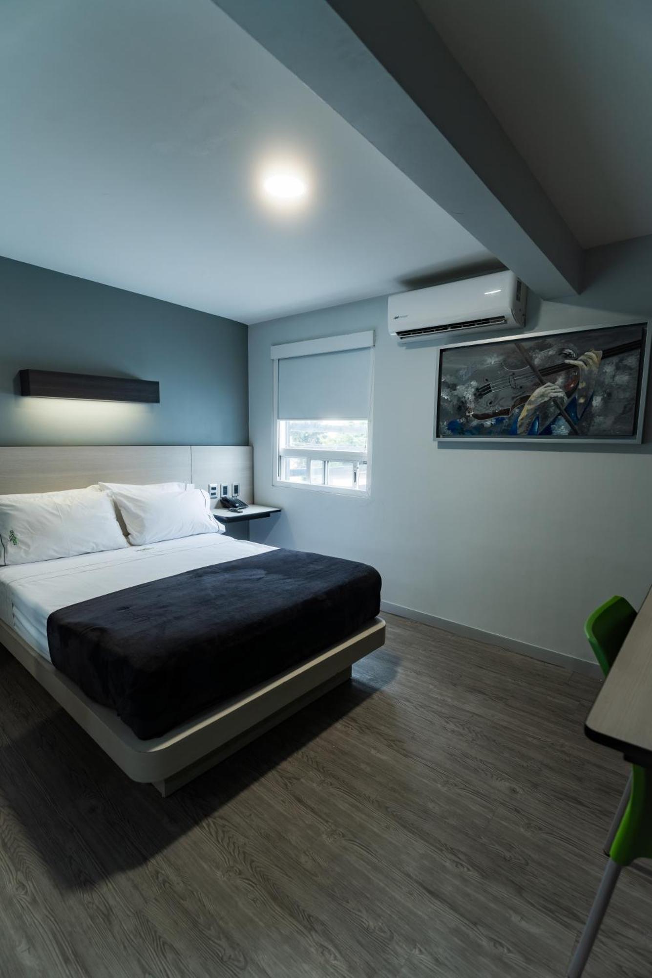 Hotel Lemon Green -Zona Expo Frente Al Centro De Convenciones กัวดาลาฮารา ภายนอก รูปภาพ