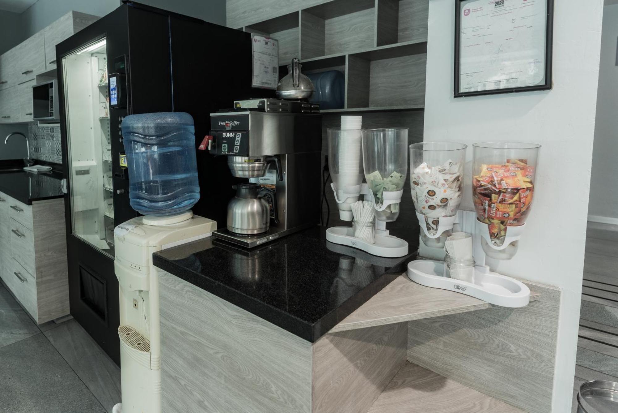 Hotel Lemon Green -Zona Expo Frente Al Centro De Convenciones กัวดาลาฮารา ภายนอก รูปภาพ