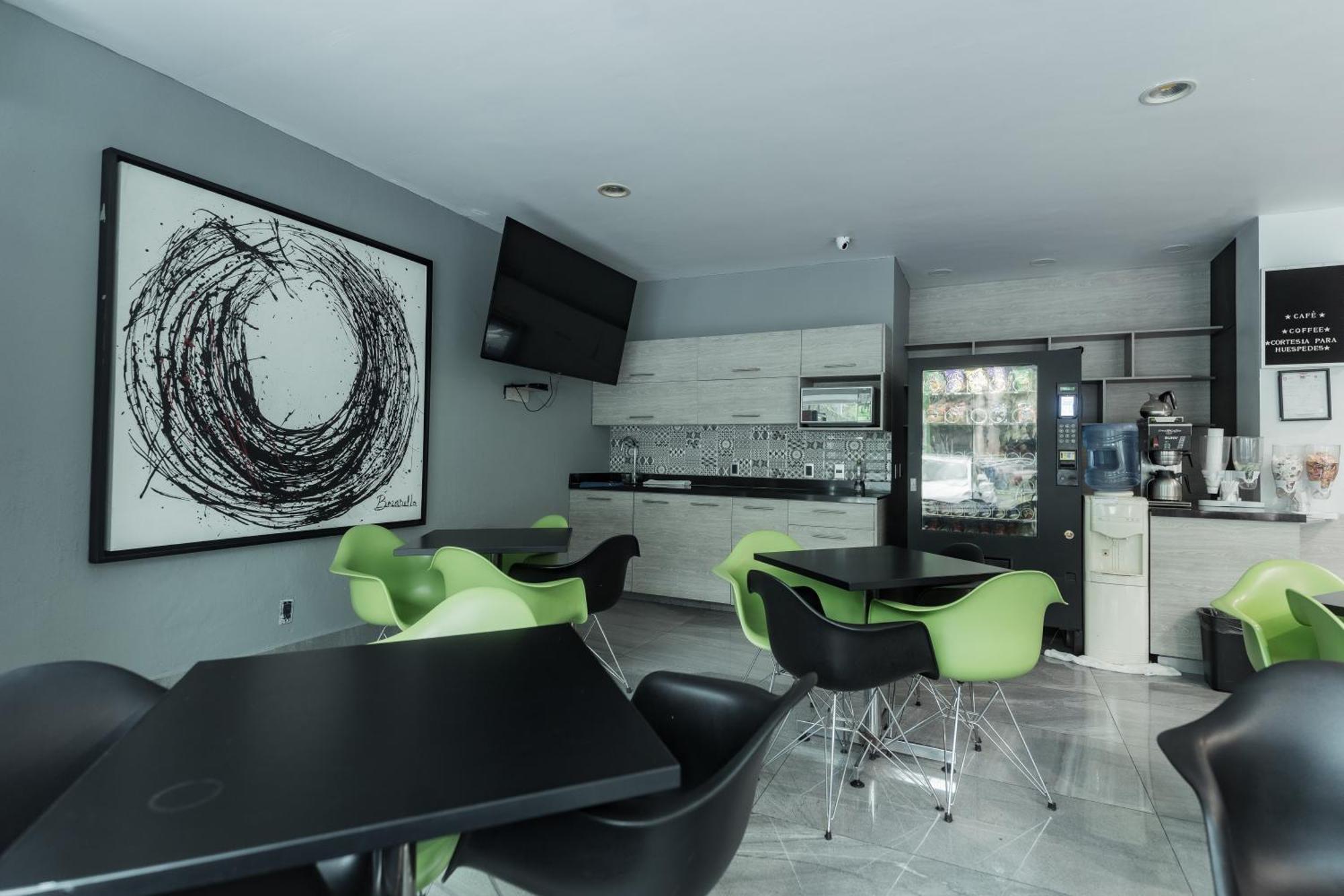 Hotel Lemon Green -Zona Expo Frente Al Centro De Convenciones กัวดาลาฮารา ภายนอก รูปภาพ